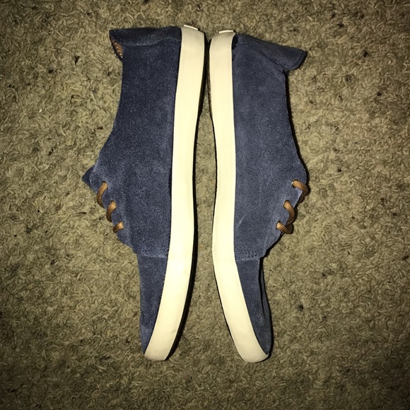 Vans - Picture 3 of 7